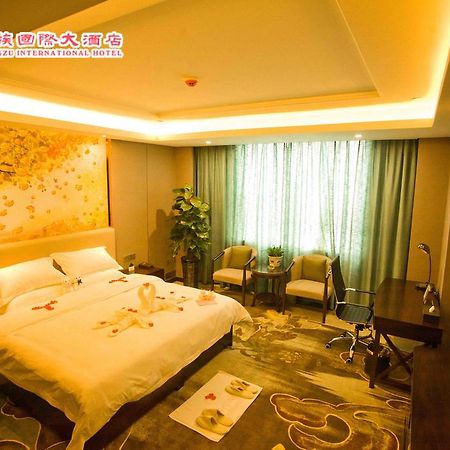 Huangzu International Hotel 懐化市 エクステリア 写真